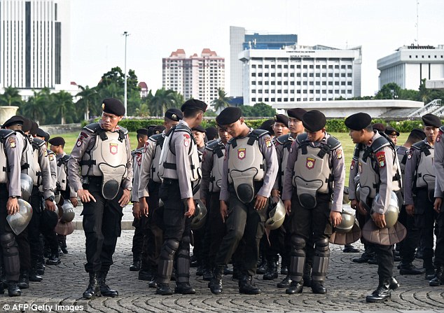ائمه اندونزی پوشیدن کلاه بابانوئل را حرام اعلام کردند