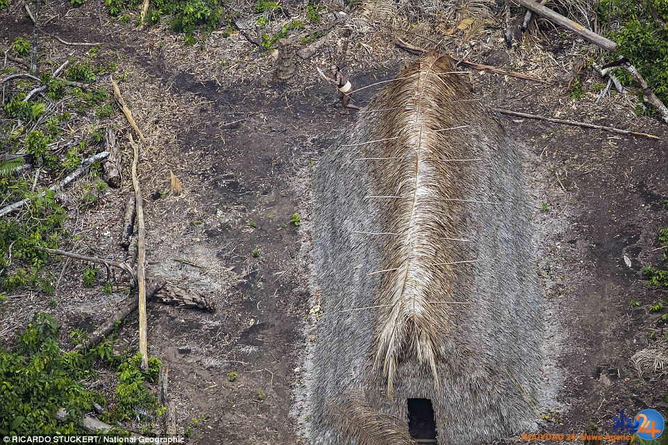 قبیله‌ای در آمازون مانند 20000 سال پیش زندگی می‌کنند (تصاویر)