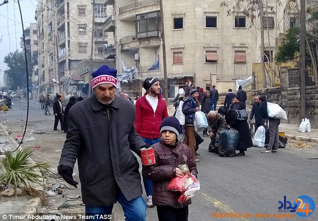 بازگشت سوری‌ها به ویرانه‌های حلب (تصاویر)