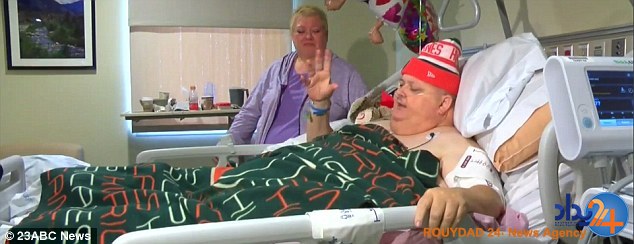 تومور 65 کیلویی در شکم فروشنده آمریکایی (تصاویر)