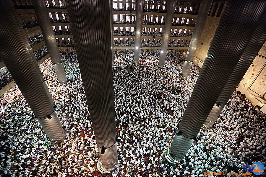 از اعتراضات به ترامپ تا دینداری به سبک تایلند از اعتراضات به ترامپ تا دینداری به سبک تایلند