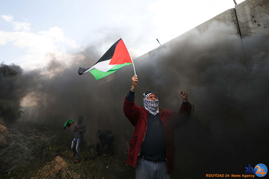 از رقص هندوها برای خدایان در هند تا دعا برای قربانیان بمبگذاری در پاکستان