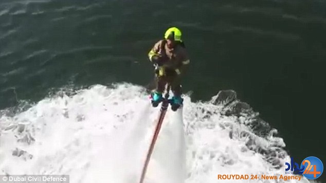 آتشنشانان دبی به چت پک مجهز شدند (تصاویر) آتشنشانان دبی به چت پک مجهز شدند (تصاویر)