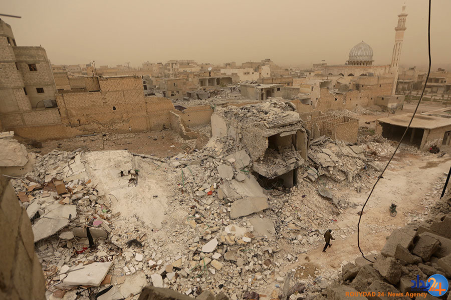 از نیلوفرآبی در زمین ترکخورده تا ویرانههای یک جنگ از نیلوفرآبی در زمین ترکخورده تا ویرانههای یک جنگ