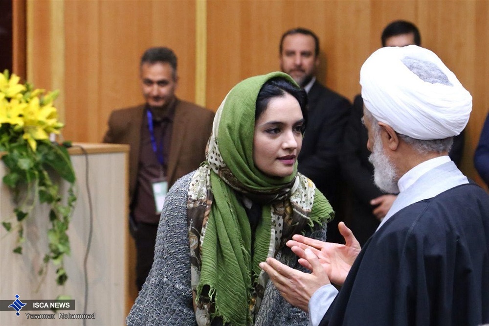 گپ و گفت میترا حجار با حجت الاسلام مجید انصاری در افتتاحیه نمایشگاه محیط زیست (تصویر)