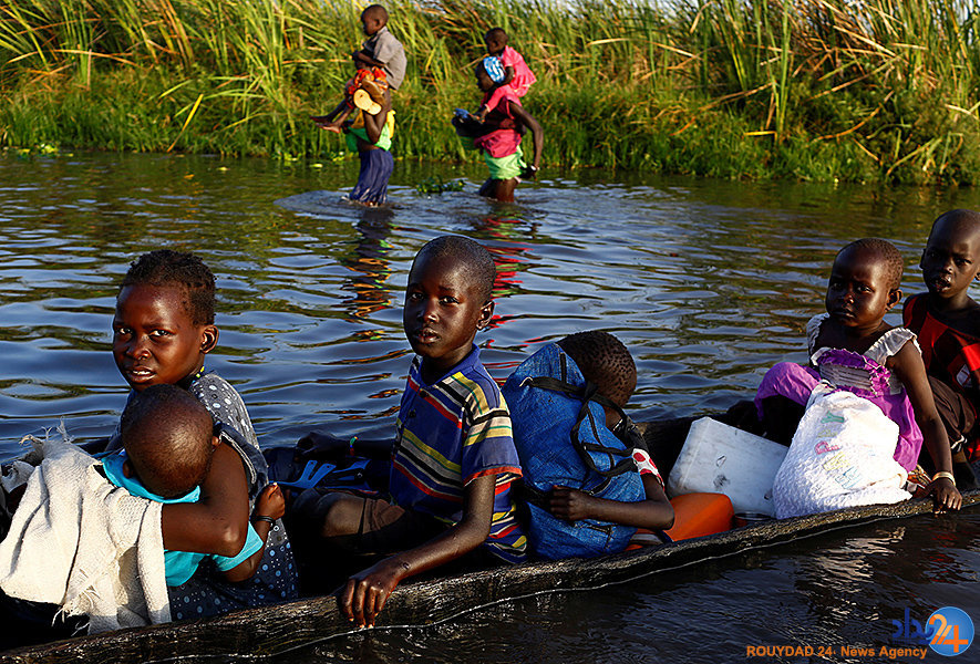 تضاد مردم جهان در کارناوال و صف ثبت نام برای غذا (تصاویر) تضاد مردم جهان در کارناوال و صف ثبت نام برای غذا (تصاویر)