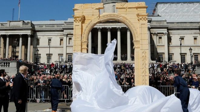رونمایی از «طاق نصرت» پالمیرا در لندن (تصاویر) رونمایی از «طاق نصرت» پالمیرا در لندن (تصاویر)