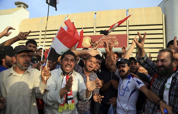 پارلمان عراق در اشغال معترضان (تصاویر)
