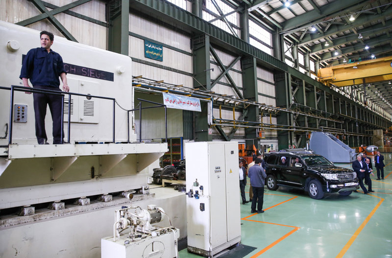 پوست خربزه مشاوران زیر پای روحانی