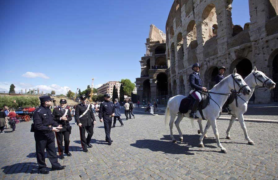 صادرات پلیس چینی به ایتالیا (تصاویر) صادرات پلیس چینی به ایتالیا (تصاویر)