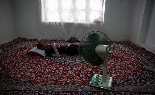 پولک ماهی بر تن رنجور جواد (تصاویر)