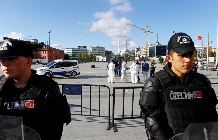 ترور نافرجام روزنامه نگار ترک (تصاویر) ترور نافرجام روزنامه نگار ترک (تصاویر)