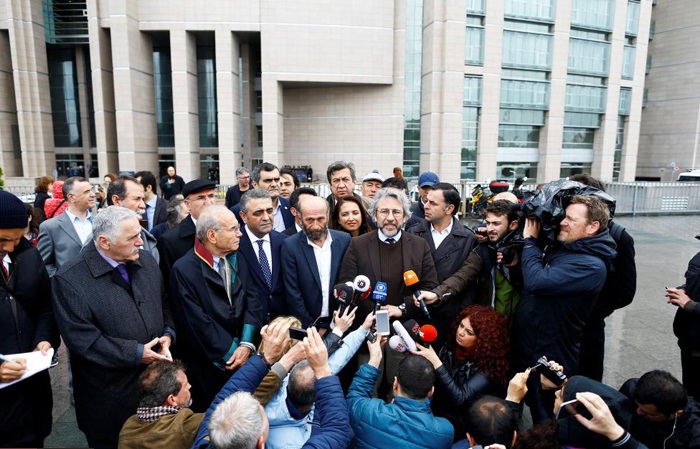 ترور نافرجام روزنامه نگار ترک (تصاویر) ترور نافرجام روزنامه نگار ترک (تصاویر)