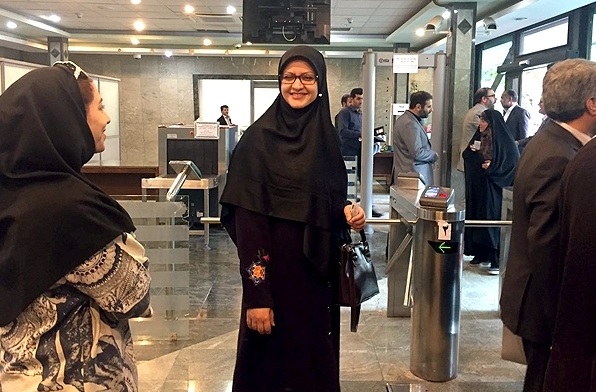 مینو خالقی در نشست هم‌اندیشی منتخبان لیست امید