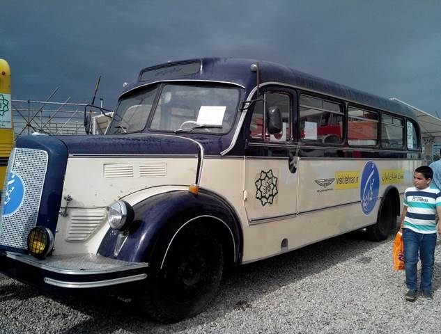 اتوبوس‌های پیر در نمایشگاه کتاب (تصاویر)