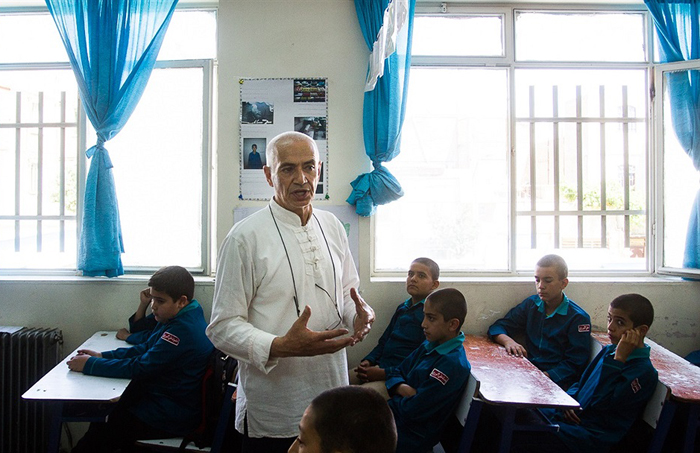 اهداء کلیه مدیر به دانشآموز (تصاویر) اهداء کلیه مدیر به دانشآموز (تصاویر)