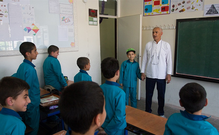 اهداء کلیه مدیر به دانشآموز (تصاویر) اهداء کلیه مدیر به دانشآموز (تصاویر)