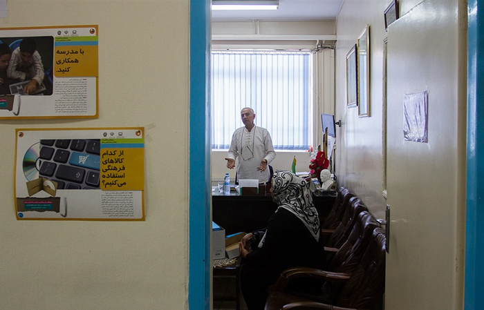 اهداء کلیه مدیر به دانشآموز (تصاویر) اهداء کلیه مدیر به دانشآموز (تصاویر)