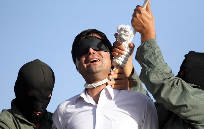 اعدام قاتل طلافروش در مشهد (تصاویر)