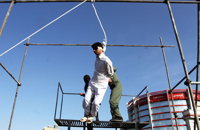 اعدام قاتل طلافروش در مشهد (تصاویر)