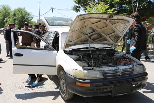 توقیف خودروی انتحاری قبل از انفجار در کابل (تصاویر)