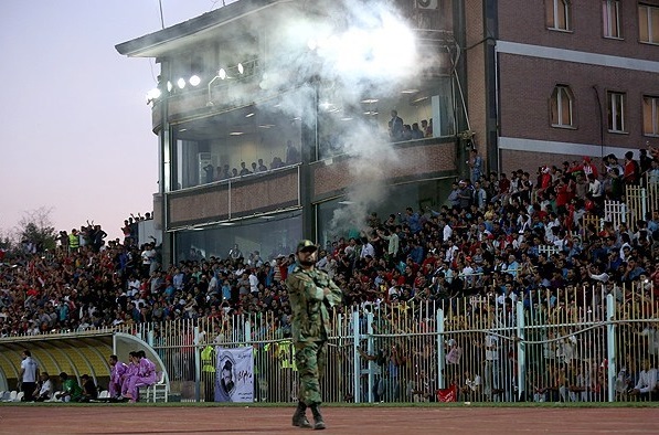 گزارش تصویری حوادث تلخ شب گذشته در وزرشگاه تختی اهواز گزارش تصویری حوادث تلخ شب گذشته در وزرشگاه تختی اهواز