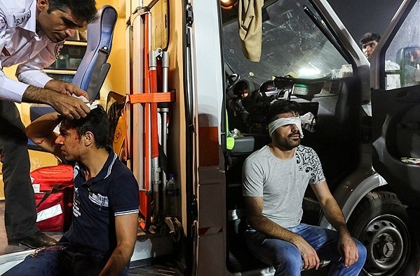 گزارش تصویری حوادث تلخ شب گذشته در وزرشگاه تختی اهواز گزارش تصویری حوادث تلخ شب گذشته در وزرشگاه تختی اهواز