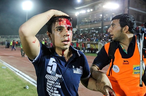 گزارش تصویری حوادث تلخ شب گذشته در وزرشگاه تختی اهواز گزارش تصویری حوادث تلخ شب گذشته در وزرشگاه تختی اهواز