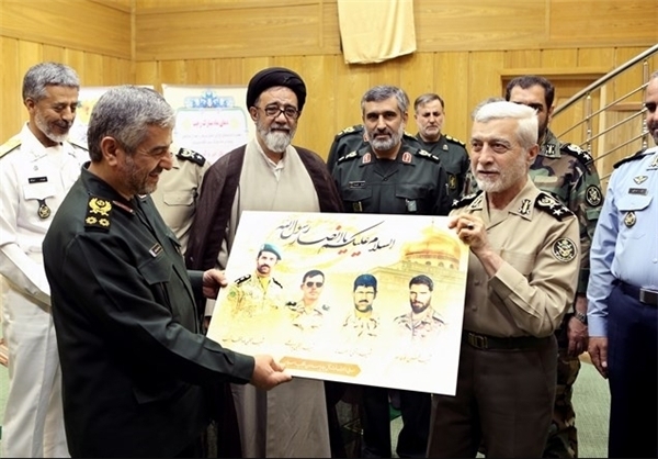 کلاهسبزهای ارتش طبق کدام قانون به سوریه رفتند/ راز لباس «فرمانده» در دیدار با وابستگان نظامی کلاهسبزهای ارتش طبق کدام قانون به سوریه رفتند/ راز لباس «فرمانده» در دیدار با وابستگان نظامی