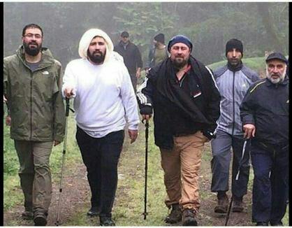 پیاده روی خمینی ها در جنگل های گیلان (تصویر)