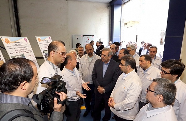 ﻿بازدید اقای بانک از مرکز تحقیقات و نو اوری صنایع خودرو سایپا