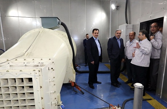 ﻿بازدید اقای بانک از مرکز تحقیقات و نو اوری صنایع خودرو سایپا