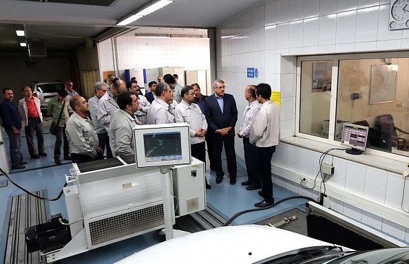 ﻿بازدید اقای بانک از مرکز تحقیقات و نو اوری صنایع خودرو سایپا