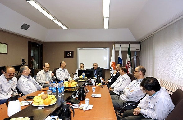 ﻿بازدید اقای بانک از مرکز تحقیقات و نو اوری صنایع خودرو سایپا