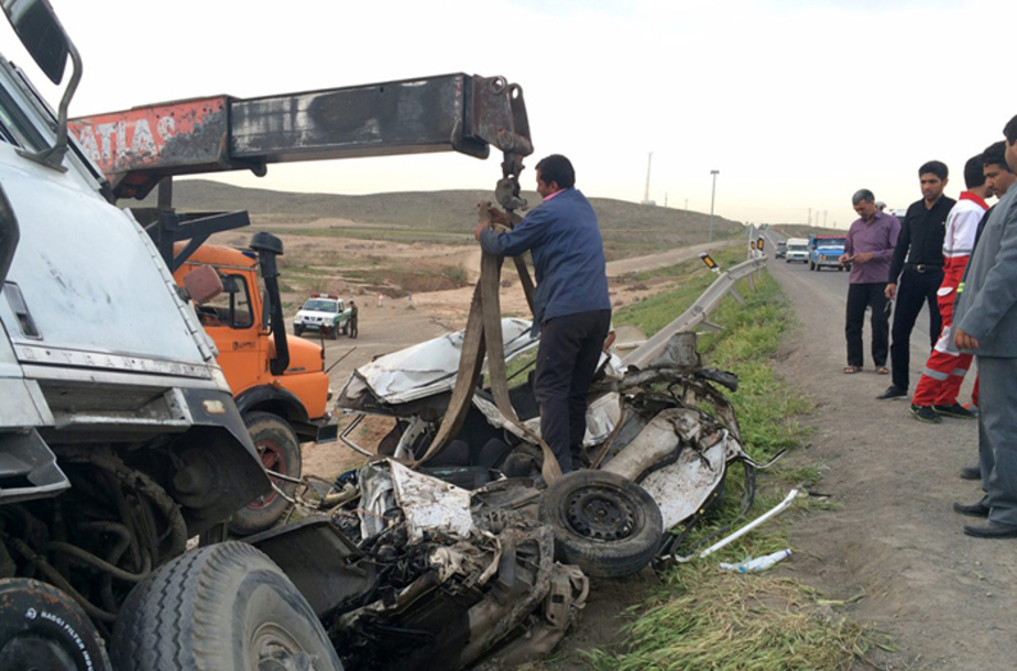 تصادف پراید و تریلر (تصاویر)