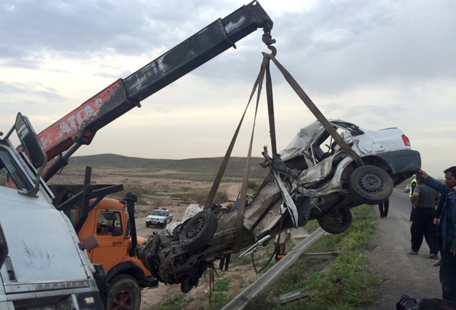 تصادف پراید و تریلر (تصاویر)