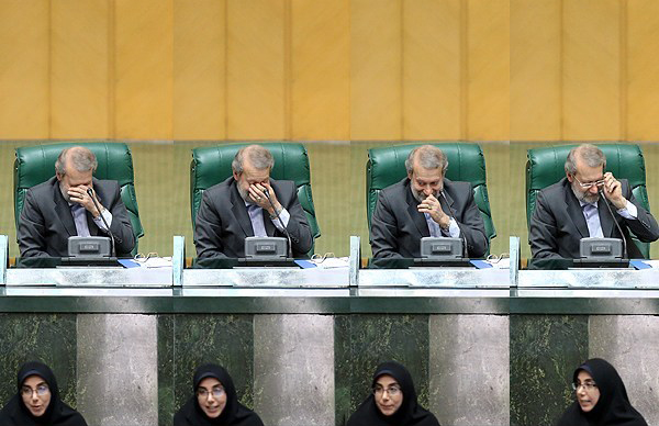 تقدیر ضرغامی از سکینه الماسی برای خدواند رنگین کمان (تصاویر) تقدیر ضرغامی از سکینه الماسی برای خدواند رنگین کمان (تصاویر)