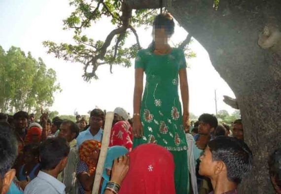 تجاوز گروهی به یک دختر و آویزان کردن او از درخت! (تصویر)