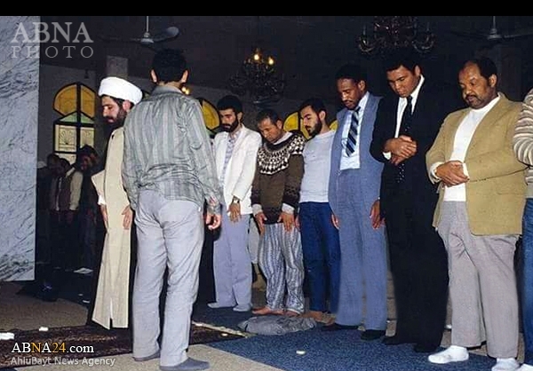 نماز «کلی» پشت سر معاون حزب‌الله لبنان