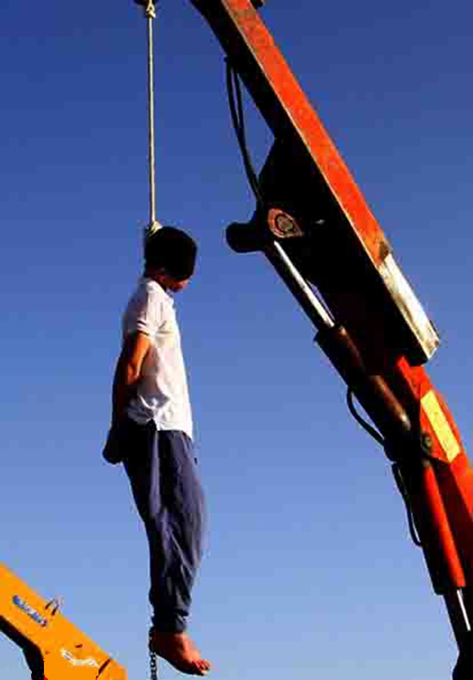 اجرای حکم اعدام مرد ژله‌ای و یک متجاوز به عنف در شیراز (تصاویر)