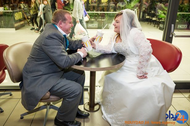 جشن عروسی در ساندویچی (تصاویر)