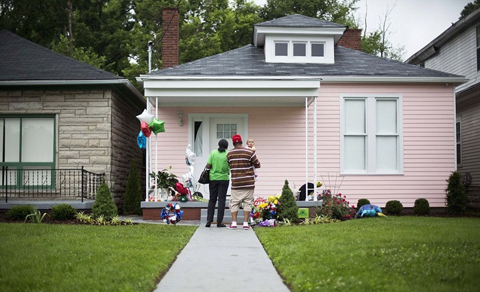 انتقال پیکر محمدعلی کلی به خانه