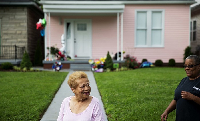 انتقال پیکر محمدعلی کلی به خانه