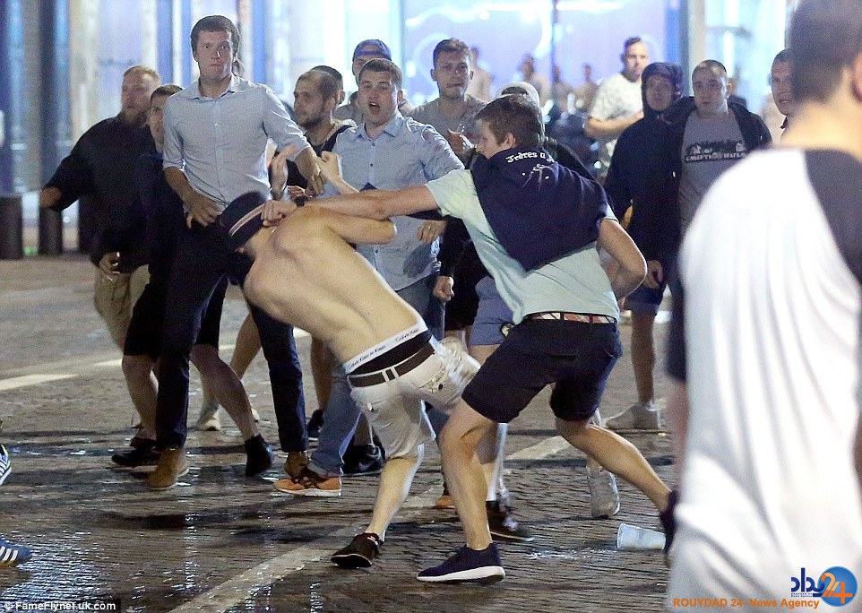 درگیری هواداران انگلیس و روسیه در آستانه مسابقه یورو2016 (تصاویر)