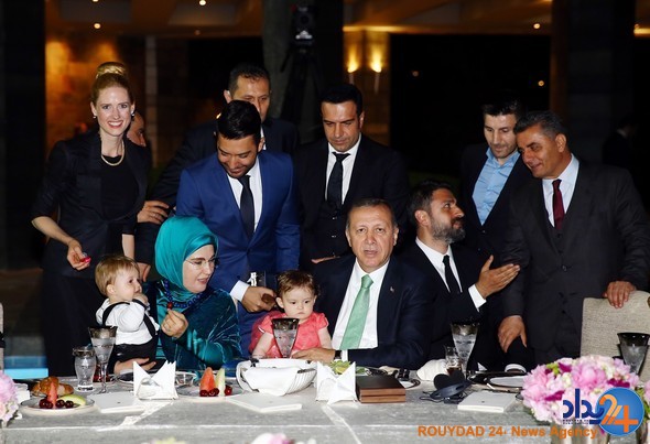 ضیافت افطاری اردوغان با حضور هنرمندان ترک (تصاویر)