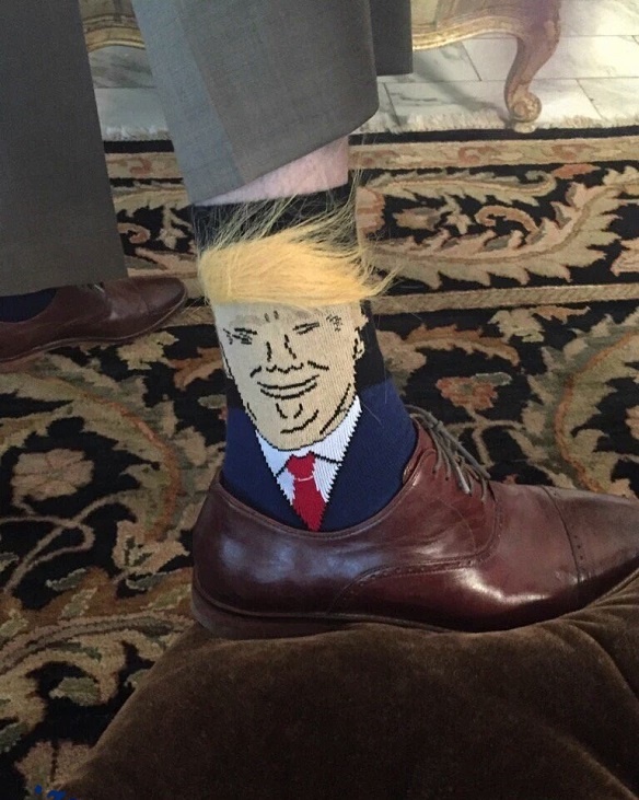 جوراب عجیب نماینده کنگره آمریکا (تصویر)