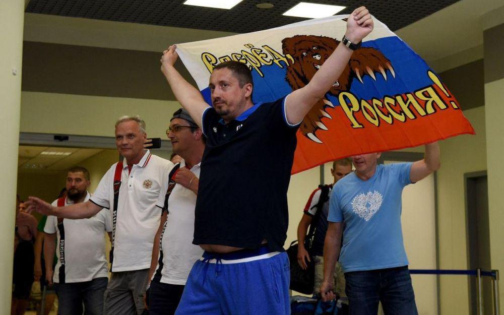 بازگشت عجیب هولیگان روس به فرانسه (تصویر) بازگشت عجیب هولیگان روس به فرانسه (تصویر)