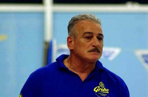 برای حل بخشی از مشکلات ورزشکاران باید هدیه و پاداش دهیم