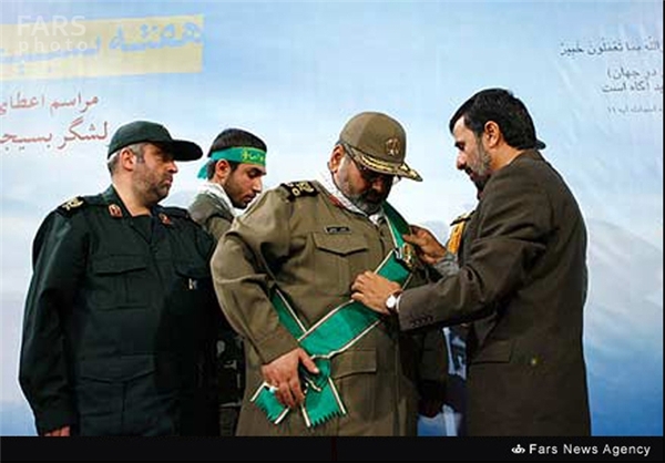 ماجرای لباس فرم متفاوت سردار فیروزآبادی