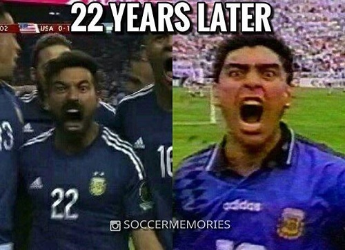 تصویر تماشایی از تقلید شادی گلی که بلاتر با آن مارادونا را نابود کرد!